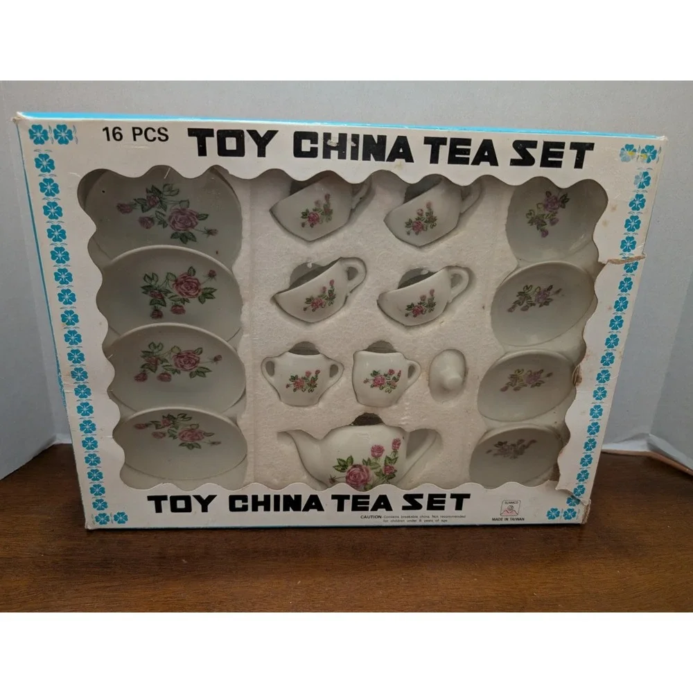 Vintage Toy China Tea Set 16 Pcs With Original Box, Rose Design, Made In Taiwan